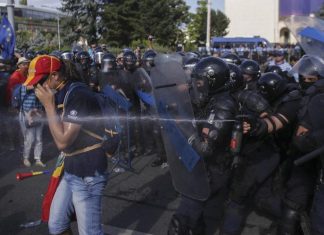 Începe apelul în dosarul 10 August. Foștii șefi ai Jandarmeriei au fost achitați în primă instanţă, iar faptele se prescriu în octombrie