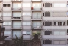 Amenzi de aproape un milion de lei pentru dezvoltatori imobiliari: ANPC a descoperit că nu respectau suprafeţele utile minime