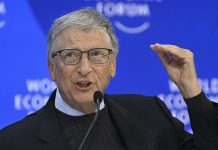 Bill Gates propune taxarea inteligenței artificiale și a roboților care înlocuiesc angajații: „Sistemul fiscal te împinge să înlocuiești oamenii cu mașini”