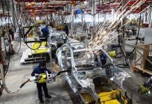 Industria auto germană pierde cursa globală: EY avertizează că 2026 va aduce un nou an de criză
