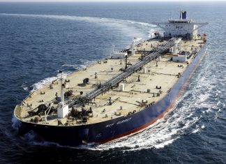 Mișcare surprinzătoare: SUA ridică sancțiunile asupra unei părți din petrolul Iranului, pe fondul creșterii prețurilor la carburanți