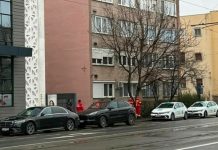 Tragedie la Arad: Doi bărbaţi, de 27 şi 57 de ani, găsiţi morţi după s-ar fi aruncat de pe un bloc de zece etaje