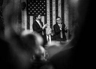 Senatul SUA îi dă ”o palmă peste încheietură” lui Trump: îi cere să oprească războiul cu Iranul sau să solicite aprobarea