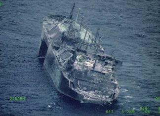 „Bombă ecologică” în derivă: Italia avertizează că un petrolier rus avariat ar putea exploda în orice moment