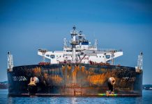 Americanii au vândut două petroliere ale „flotei din umbră” a Rusiei, confiscate în Atlantic, pentru fier vechi