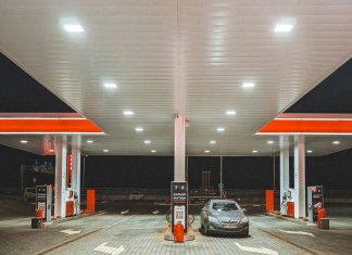 Analist: măsurile Guvernului în criza carburanților vor reduce prețurile cu cel mult 5% și favorizează marile companii