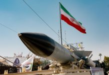 Avertisment al specialiștilor: Presiunea militară ar putea determina Iranul să construiască bomba nucleară