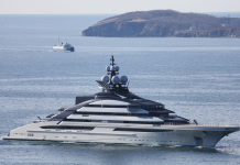 Superiahtul ”celui mai bogat om din Rusia”, Alexei Mordashov, traversează Strâmtoarea Ormuz în plină blocadă
