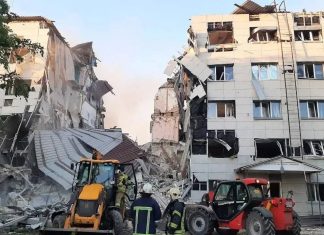 „O crimă monstruoasă”: Rusia acuză Ucraina după ce patru persoane au murit într-un atac cu drone asupra unei școli