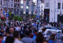 Sondaj INSCOP: Doi din trei români vor o schimbare totală a clasei politice. Aproape 50% spun că statul trebuie să protejeze populaţia cu orice preț