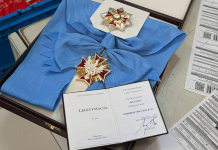 Între Kiev și Varșovia izbucnește un „război al decorațiilor”. Polonia i-a retras lui Zelenski cea mai înaltă distincție de stat. Vă explicăm de ce