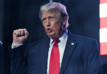 Ziua Independenței sub semnul lui Trump: Dumnezeu, armele și mesajul anticomunist