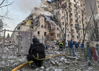 Rusia a lansat un atac masiv cu rachete și drone asupra Kievului, ucigând cel puțin 13 persoane și rănind peste 50
