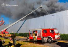 Rusia a lovit cel mai mare centru comercial din Krivoi Rog. Șase persoane au murit, peste 100 au fost rănite. Principalele informații | Video