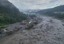 Directorul unei școli din Nepal a salvat 900 de copii de la inundații. Și-a dat seama foarte repede că trebuie să înceapă evacuarea