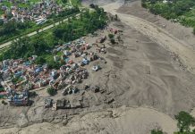 Viituri-fulger devastatoare între Nepal și Tibet. Sute de turiști sunt dați dispăruți, zeci de oameni au murit