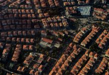 Taxă nouă pentru marii dezvoltatori imobiliari. Banii vor rămâne în comunități și vor finanța drumuri, utilități, creșe, școli și spații verzi