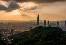 Țara care vrea să împartă bani gratis populației după explozia industriei AI. Fiecare locuitor ar putea primi echivalentul a 314 dolari
