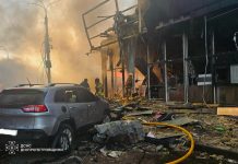 ”Străzile erau pline cu oameni”. Atac rusesc asupra unui centru comercial din Pavlograd: patru morți și peste 60 de răniți