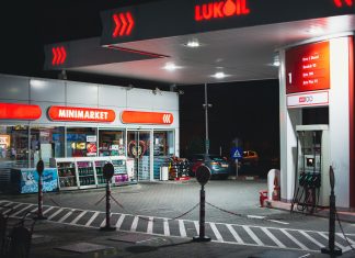 Un nou șoc la pompă pentru români. Benzina ar putea sări de 10 lei, iar motorina să atingă 11 lei pe litru